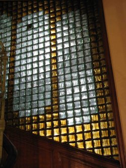 Falconnier glass brick window at 36 rue de Tocqueville, paris