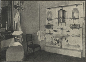 Fig. 3. — Cabinet de M. le docteur Bouchard, chirugien-dentiste, avenue de l'Opéra à Paris.